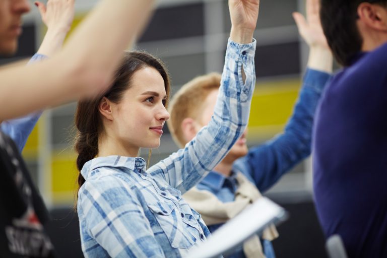 Leading People Trough AI Enabled Change